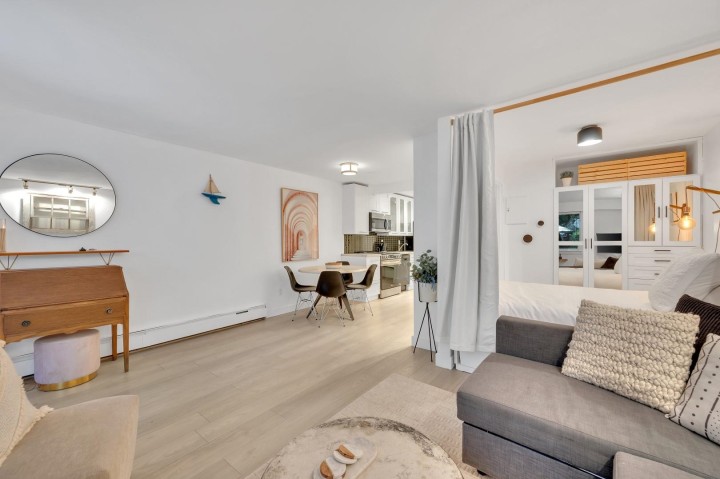 Photo 17 at 111 - 2190 W 7 Avenue, Kitsilano, Vancouver West