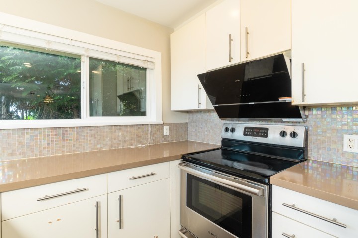 Photo 12 at 2460 Mathers Avenue, Dundarave, West Vancouver