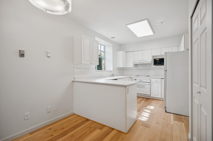 Photo 12 at 43 - 5880 Hampton Place, University VW, Vancouver West