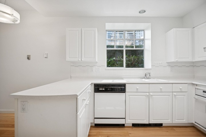 Photo 14 at 43 - 5880 Hampton Place, University VW, Vancouver West