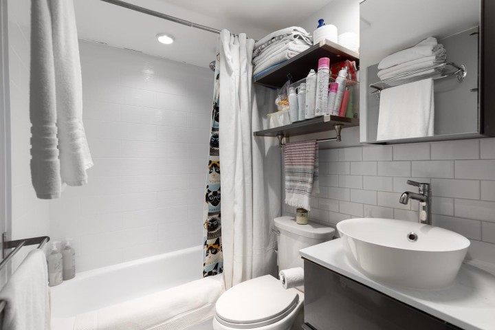 Photo 17 at 304 - 1352 W 10th Avenue, Fairview VW, Vancouver West
