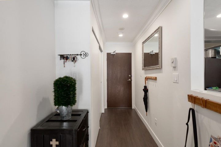 Photo 3 at 304 - 1352 W 10th Avenue, Fairview VW, Vancouver West