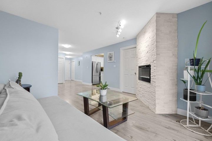 Photo 2 at 211 - 5818 Lincoln Street, Killarney VE, Vancouver East