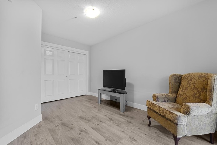 Photo 13 at 211 - 5818 Lincoln Street, Killarney VE, Vancouver East