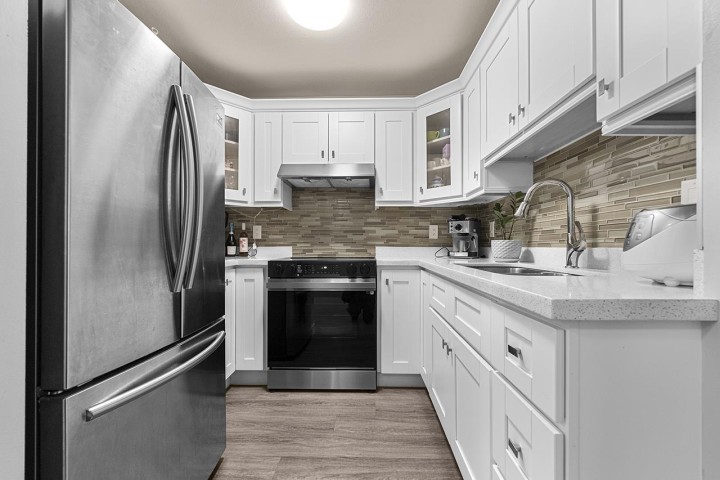 Photo 8 at 211 - 5818 Lincoln Street, Killarney VE, Vancouver East