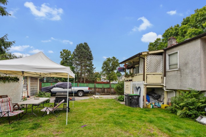 Photo 15 at 5454 Melbourne Street, Collingwood VE, Vancouver East