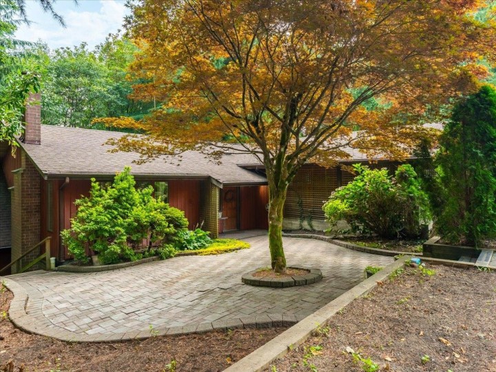 Photo 2 at 277 E Braemar Road, Upper Lonsdale, North Vancouver