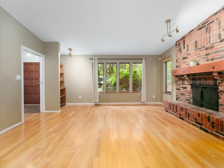 Photo 11 at 277 E Braemar Road, Upper Lonsdale, North Vancouver