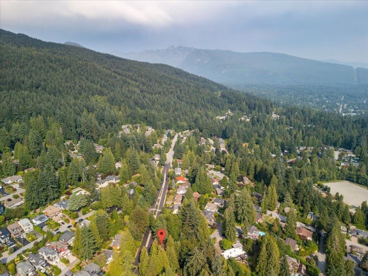 Photo 39 at 277 E Braemar Road, Upper Lonsdale, North Vancouver