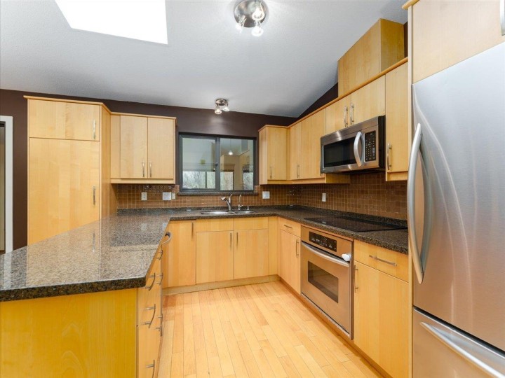 Photo 4 at 277 E Braemar Road, Upper Lonsdale, North Vancouver