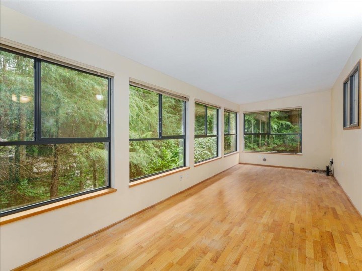 Photo 8 at 277 E Braemar Road, Upper Lonsdale, North Vancouver