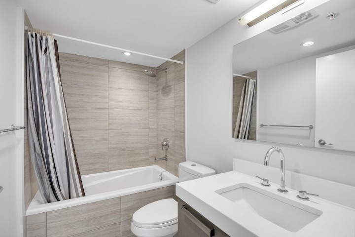 Photo 16 at 311 - 5555 Dunbar Street, Dunbar, Vancouver West