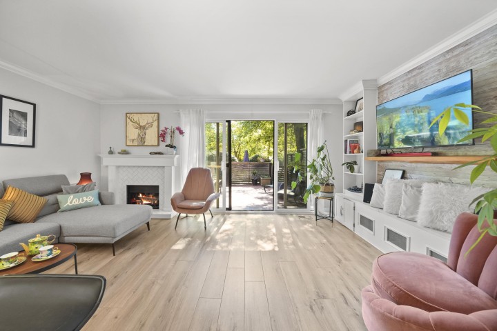 Photo 2 at 49 - 1910 Cedar Village Crescent, Westlynn, North Vancouver