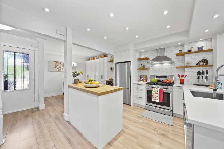 Photo 5 at 49 - 1910 Cedar Village Crescent, Westlynn, North Vancouver