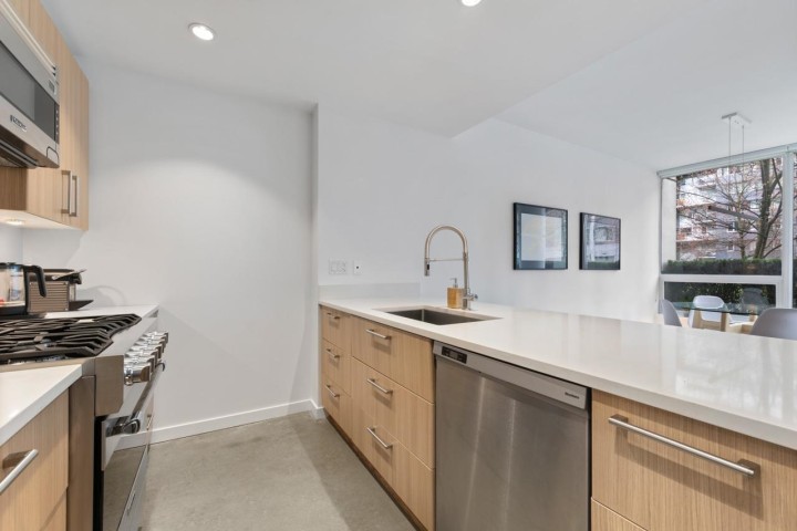 Photo 6 at 128 W 1st Avenue, False Creek, Vancouver West