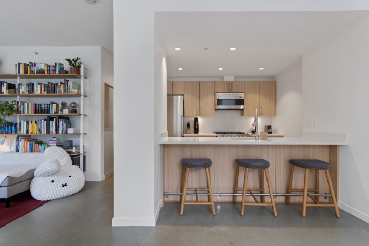 Photo 3 at 128 W 1st Avenue, False Creek, Vancouver West