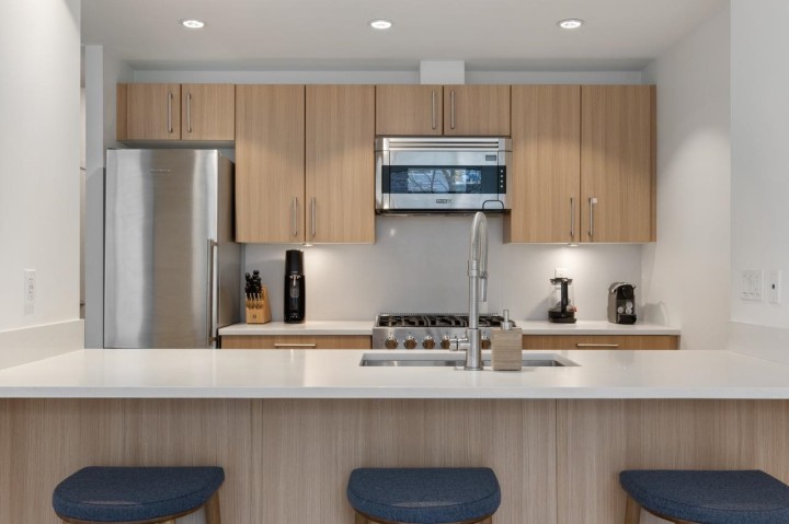 Photo 5 at 128 W 1st Avenue, False Creek, Vancouver West