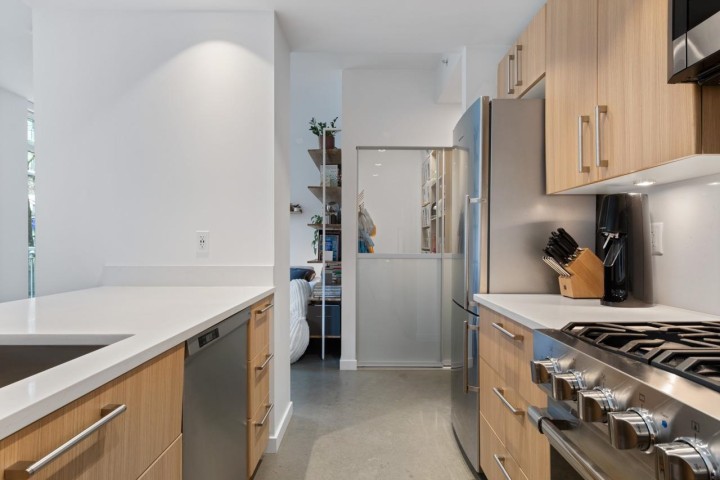 Photo 4 at 128 W 1st Avenue, False Creek, Vancouver West