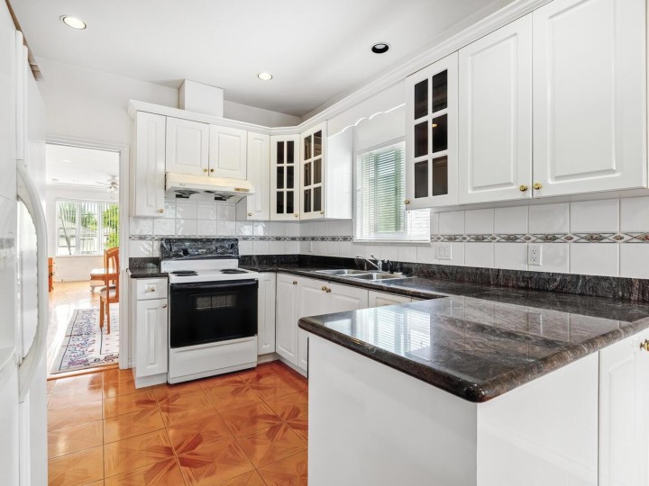 Photo 7 at 3056 Adanac Street, Renfrew VE, Vancouver East