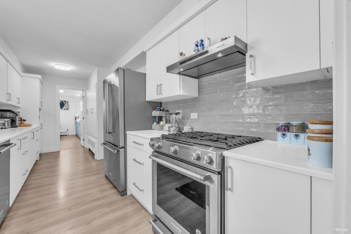 Photo 13 at 1555 Lawson Avenue, Ambleside, West Vancouver