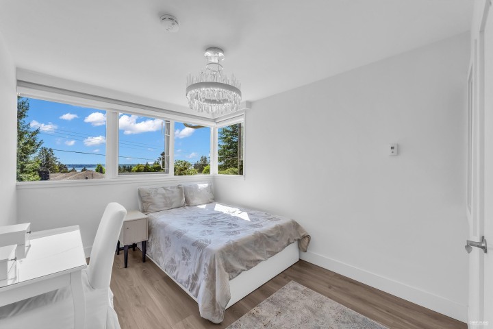 Photo 17 at 1555 Lawson Avenue, Ambleside, West Vancouver