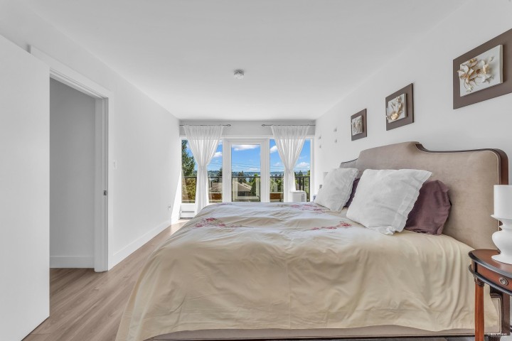 Photo 19 at 1555 Lawson Avenue, Ambleside, West Vancouver