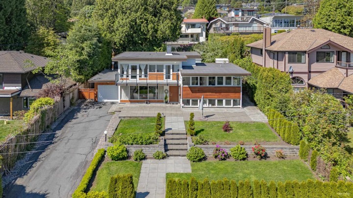 Photo 4 at 1555 Lawson Avenue, Ambleside, West Vancouver