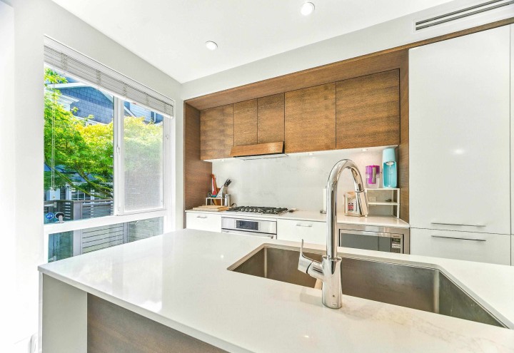 Photo 10 at 276 W 62nd Avenue, Marpole, Vancouver West