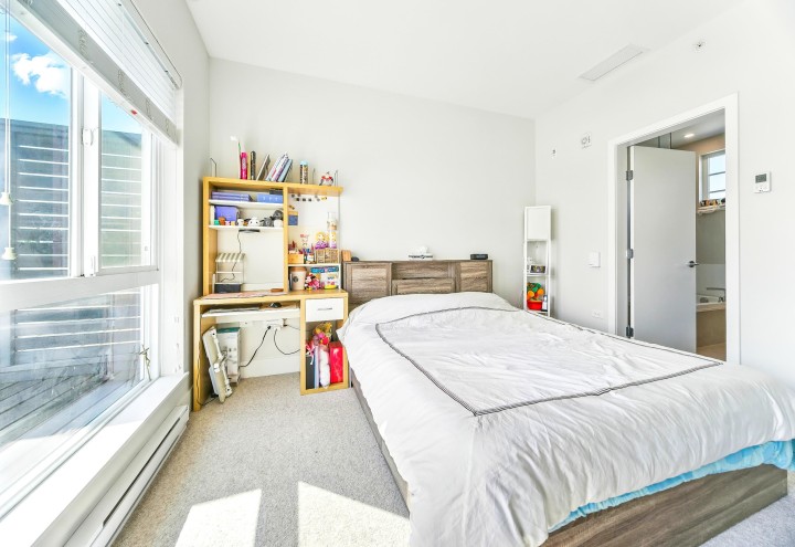Photo 11 at 276 W 62nd Avenue, Marpole, Vancouver West