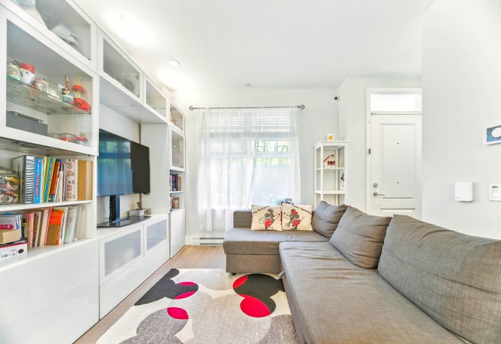 Photo 4 at 276 W 62nd Avenue, Marpole, Vancouver West