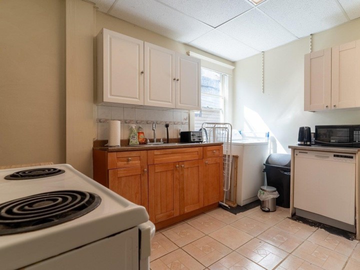 Photo 15 at 3347 W 8th Avenue, Kitsilano, Vancouver West