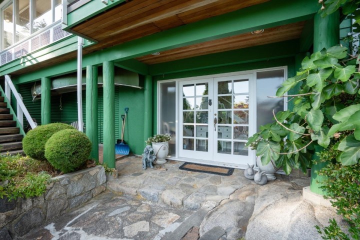 Photo 2 at 4415 Woodcrest Road, Cypress Park Estates, West Vancouver