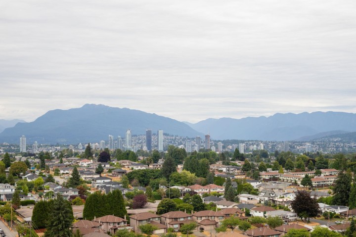 Photo 27 at 2902 - 5515 Boundary Road, Collingwood VE, Vancouver East