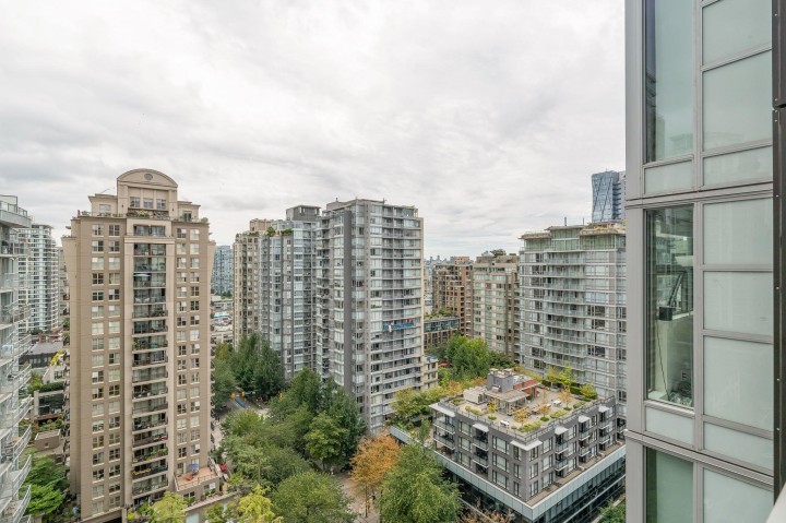 Photo 13 at 1902 - 999 Seymour Street, Downtown VW, Vancouver West