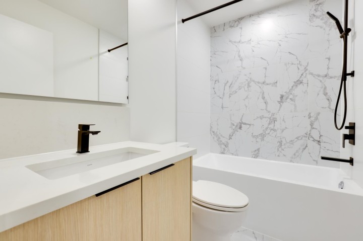 Photo 14 at 564 - 422 E 3rd Street, Lower Lonsdale, North Vancouver