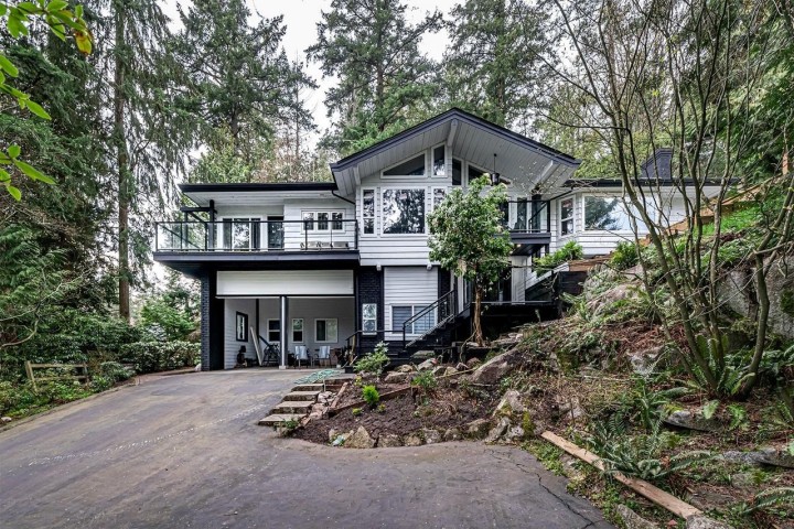 Photo 2 at 4621 Caulfeild Drive, Caulfeild, West Vancouver