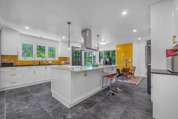 Photo 9 at 4621 Caulfeild Drive, Caulfeild, West Vancouver