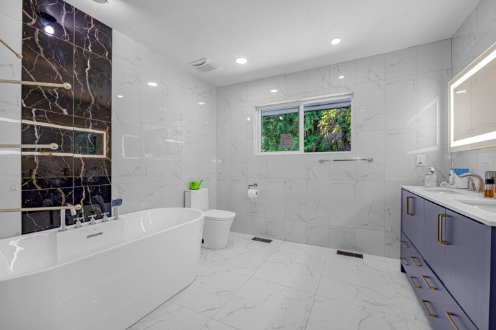 Photo 19 at 4621 Caulfeild Drive, Caulfeild, West Vancouver