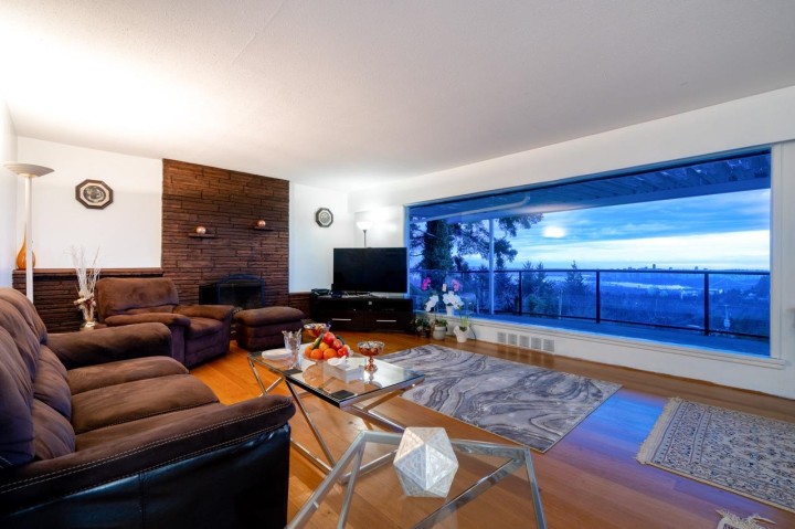 Photo 13 at 797 Eyremount Drive, British Properties, West Vancouver