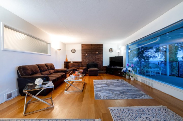 Photo 12 at 797 Eyremount Drive, British Properties, West Vancouver