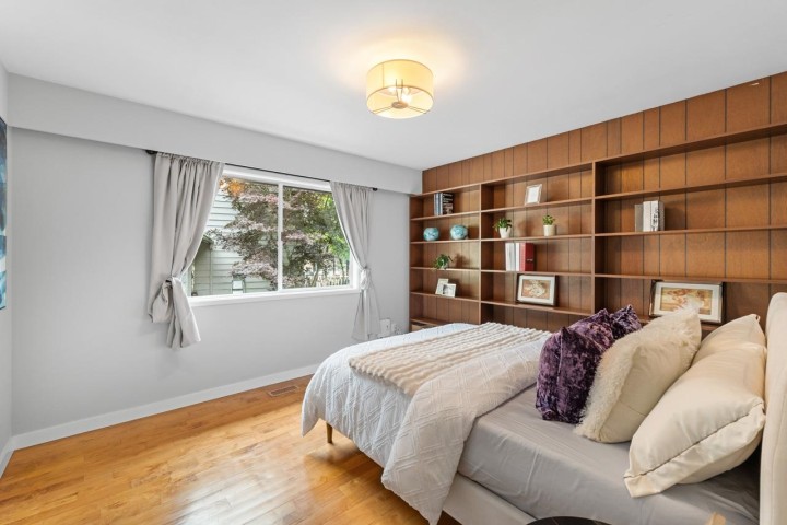 Photo 13 at 5670 Kullahun Drive, University VW, Vancouver West