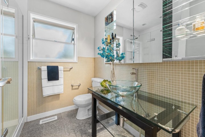 Photo 11 at 5670 Kullahun Drive, University VW, Vancouver West