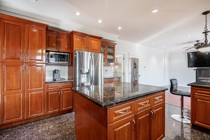 Photo 14 at 1306 E 60 Avenue, South Vancouver, Vancouver East