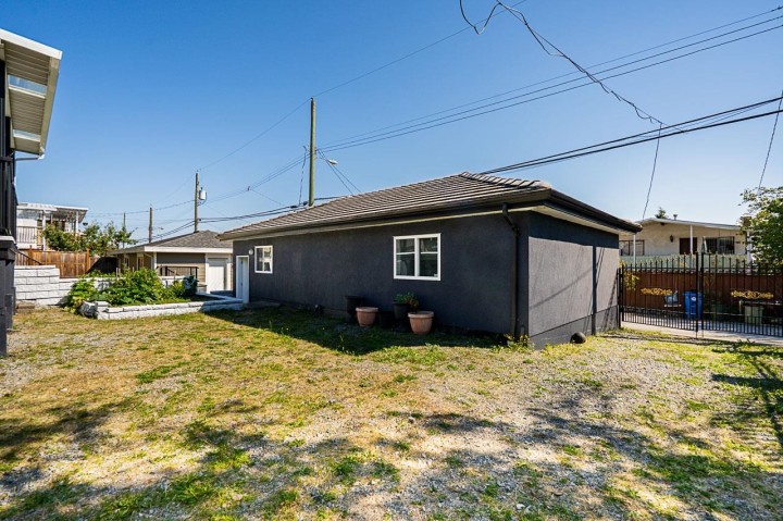 Photo 37 at 1306 E 60 Avenue, South Vancouver, Vancouver East