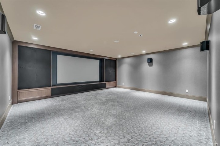 Photo 9 at 2566 Marine Drive, Dundarave, West Vancouver