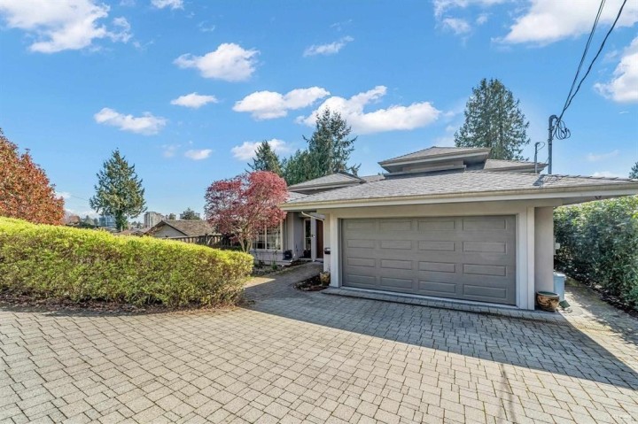 Photo 18 at 2566 Marine Drive, Dundarave, West Vancouver