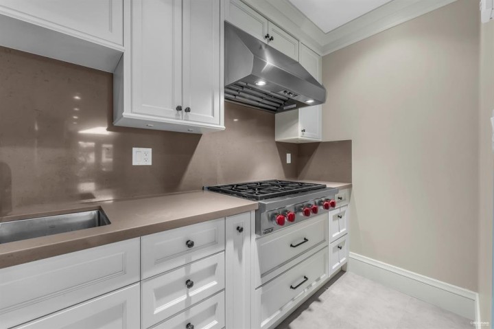 Photo 8 at 2566 Marine Drive, Dundarave, West Vancouver