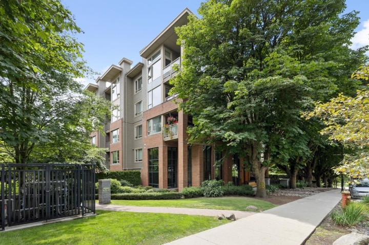 Photo 2 at 304 - 139 W 22nd Street, Central Lonsdale, North Vancouver