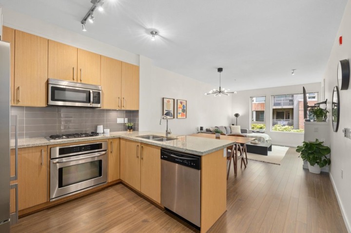 Photo 12 at 304 - 139 W 22nd Street, Central Lonsdale, North Vancouver