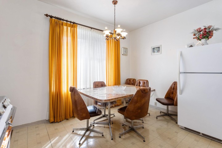 Photo 9 at 2206 Musqueamview Street, Kitsilano, Vancouver West